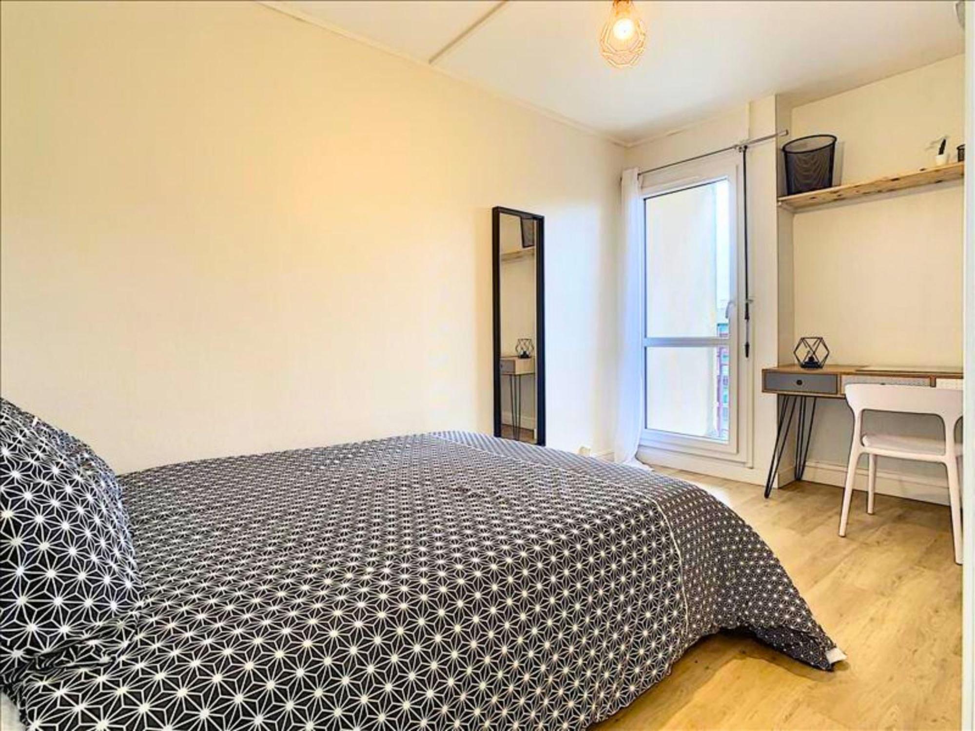 Ideal Groupe - Grands Espaces - 4 Chambres - Parking Gratuit - Proche Centre, Gare & Transports - Wifi - Offre Special De Reduction Jusqu'A -50 Le Mans Exterior foto
